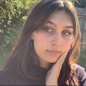 Meet your Posher, Carnella